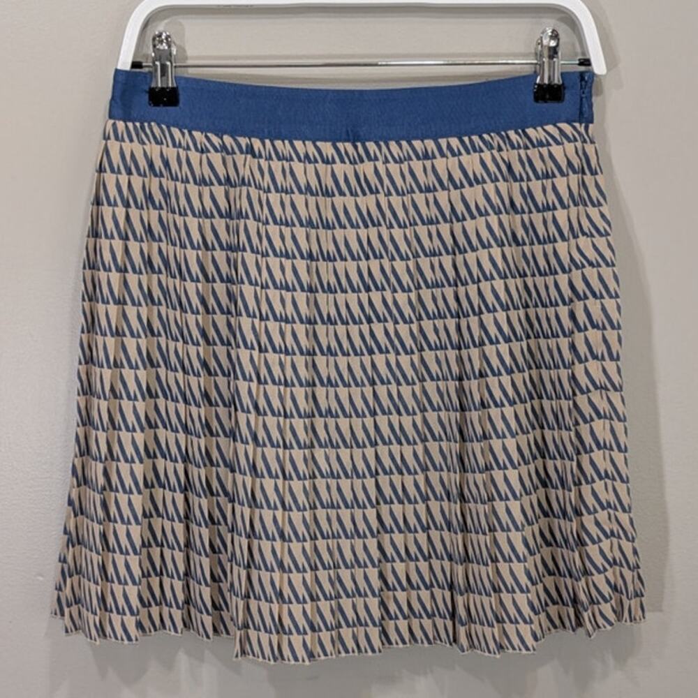 Club Monaco Mini Skirt Beige Blue Accordion Pleats NWT -Size 4